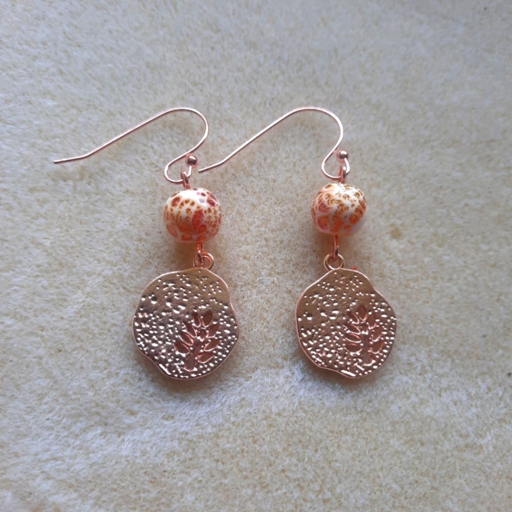 Leaf Cut-out earrings